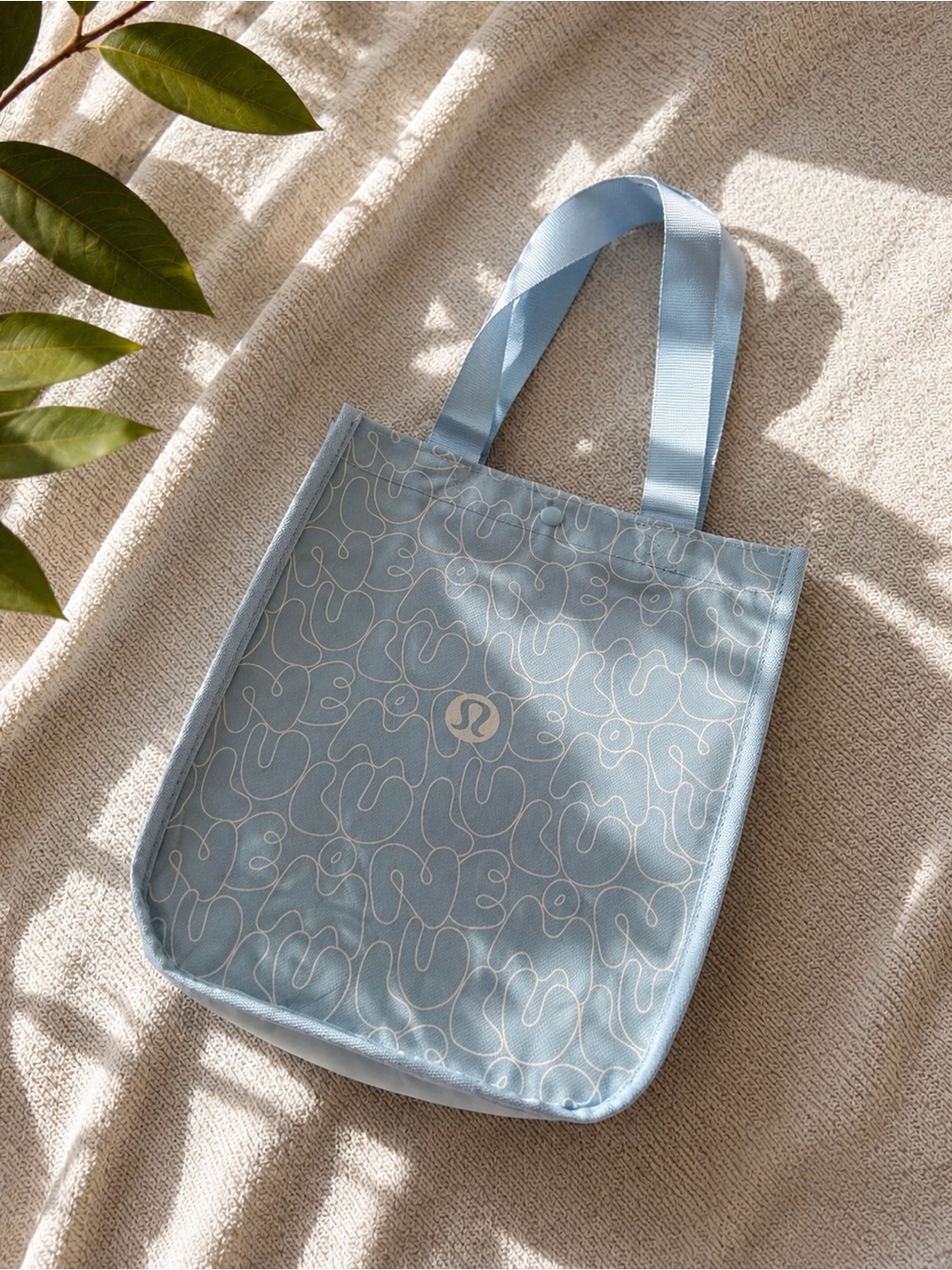 lululemon athletica Light Blue Patterned shopping Tote new